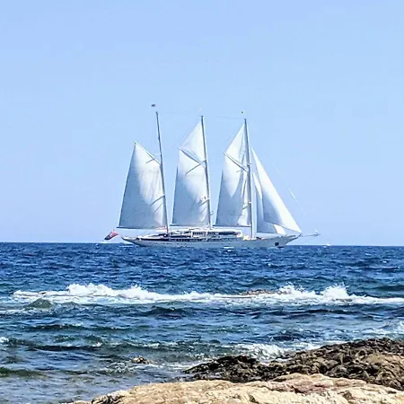 Sunbeach بيت ضيافة